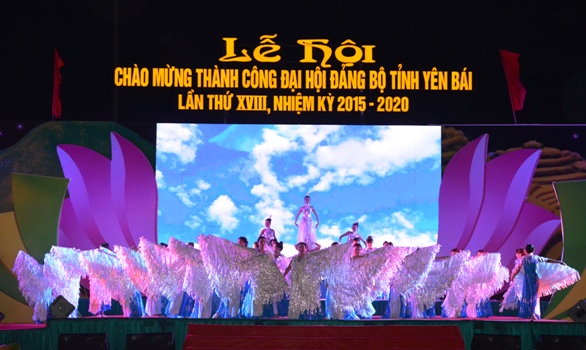 http://yenbai.gov.vn/ImagerOld/vi/PublishingImages/Dai%20hoi%20Dang%20bo%20tinh%20YB%20lan%20thu%2018/van%20nghe%20chao%20mung/chao%20mung%204.jpg