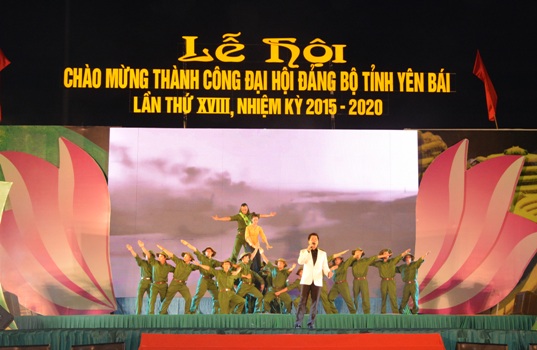 http://yenbai.gov.vn/ImagerOld/vi/PublishingImages/Dai%20hoi%20Dang%20bo%20tinh%20YB%20lan%20thu%2018/van%20nghe%20chao%20mung/chao%20mung%205.jpg