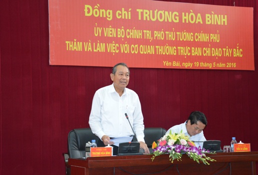 http://yenbai.gov.vn/vi/PublishingImages/Nga%20%C4%90%E1%BB%97/Trong%20tinh%202016/Thang%205/ptt%20truong%20hoa%20binh%20195.JPG