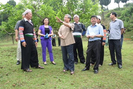 http://yenbai.gov.vn/vi/PublishingImages/Ti%E1%BA%BFn%20L%E1%BA%ADp/Nam%202016/Tin%20trong%20tinh/tin%20bai/DSC_0164%20doan%20cong%20tac%20tham%20vung%20che%20co%20thu.JPG